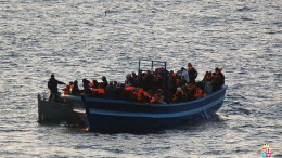 Kwoty migracyjne UE? Andrzej Grzyb o pomocy migrantom na antenie radiowej "Jedynki"