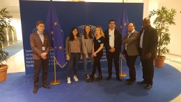 Studenci Europejskiego Stowarzyszenia ELSA w Parlamencie Europejskim w Brukseli