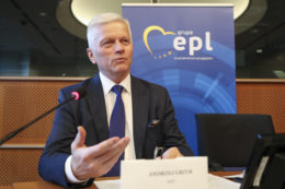 Andrzej Grzyb: spolaryzowany PE – to konfliktogenne decyzje